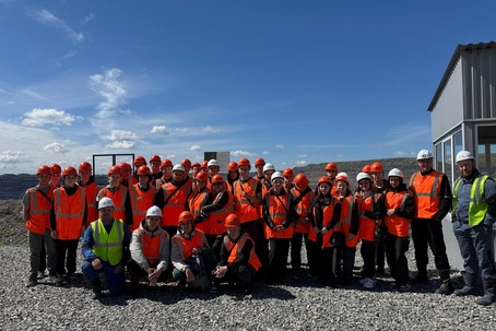 «Сибантрацит» устроил экскурсию в карьеру