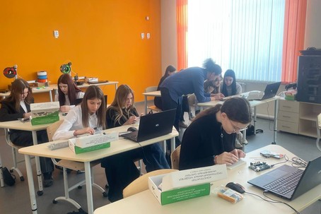 Все лучшее детям: как «Разрез Верхнетешский» поддерживает образование в Кузбассе