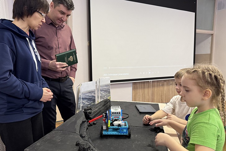 Дошкольники из Линева сконструировали эко-робота для угольных разрезов «Сибантрацита»