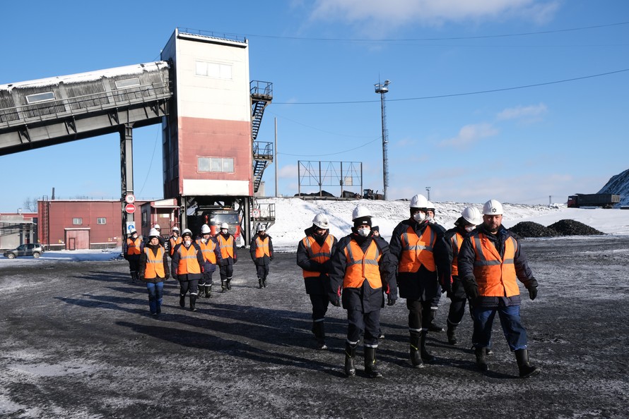 Конвейер знаний запущен: «Сибантрацит» провел экскурсию для студентов