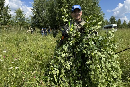 «Сибантрацит» заготовил корм для косуль Легостаевского заказника