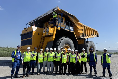 Погрузиться в профессию: будущие маркшейдеры посетили «Сибантрацит»