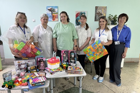 «Сибантрацит» подарил игрушки для детей Линевской районной больницы